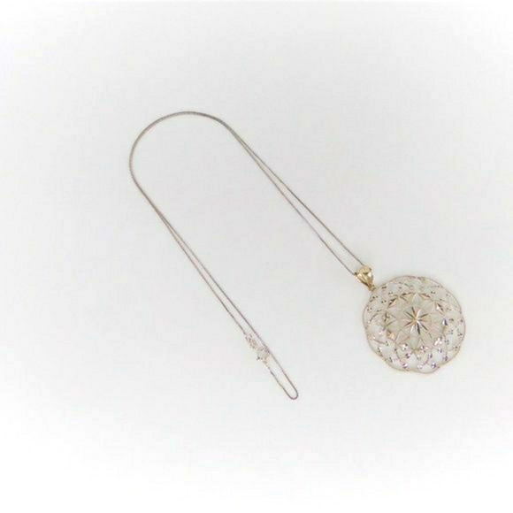 Solid 14kt Diamond Cut White Gold Circles Pendant and Chain - Picture 2 of 8